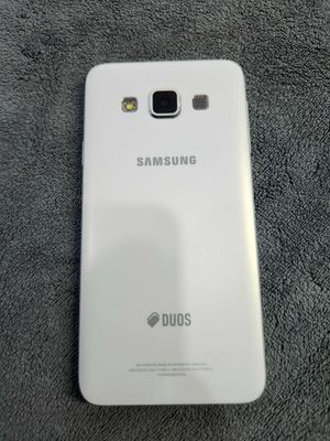 Продам свой Samsung A3 (SM-A300F) white