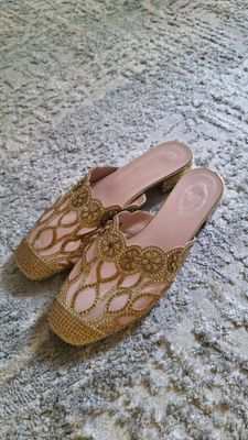Kelincha oyoq kiyim
