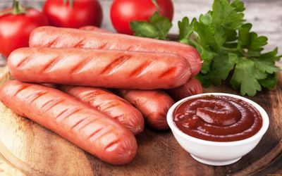 Canada hotdog sasiska. siz istagan tam va sifat
