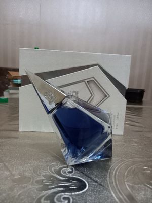 Продается оригинальные духи «Monument Pour Homme» от бренда Aurora.