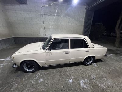 Vaz 011 sotiladi