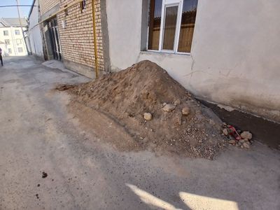 Кизил кум сотилади