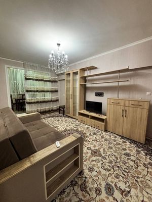 Сдам 2-комн. квартиру, Чиланзар-8, 2/4 этаж, балкон, мебель, семья, до