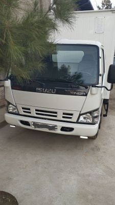 Isuzu NQR sotiladi