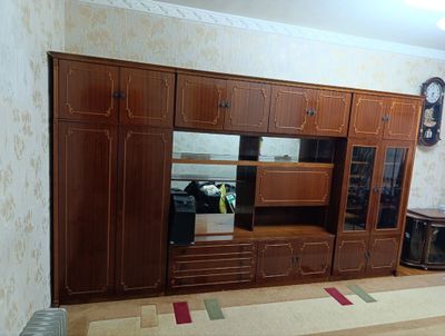 Продаётся вся мебель Стенка, 2 спальных гарнитура и кухня