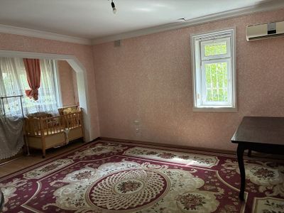 Юнусобод 6 кварталда автобус конечкасида Ижарага 2 хонали тоза хонадон