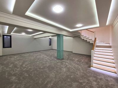 Продам евро дом Мирзо-Улугбекский районе Циалковском 2,3 сотки 3 уровн