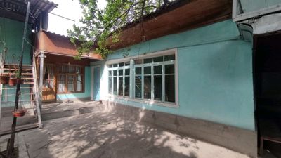 Hovli sotiladi
