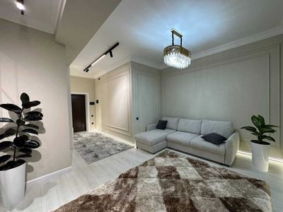 #711 Kvartira sotiladi Mirzo Ulug'bek tumani Parkent Avenue 2/4/9