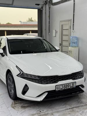 KIA K5 срочно продается