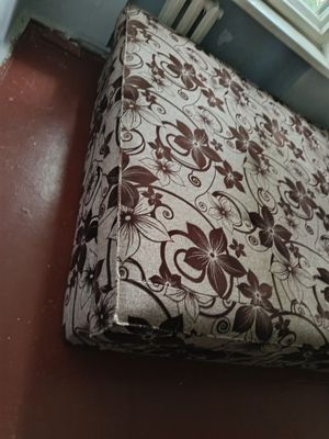 Кровать двухспальная с матрасом
