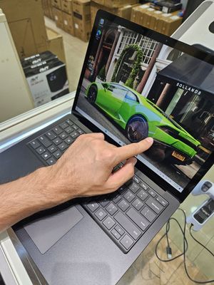 Nomi: Microsoft Surface