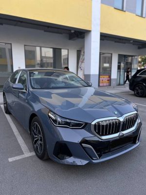 BMW i5 35L eksklyuziv pozitsiya 2024 yil 536 zapas hod