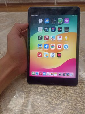 iPad 5 mini sotiladi aybi yoq