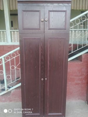Shkafi mebellar sotiladi