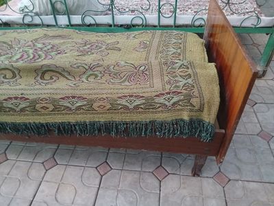 Кровать бир кишилик 2 та сотилади