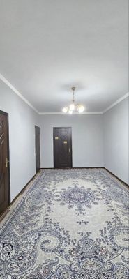 Chilonzor 11 kv 1*2 xonali xamma sharoitlari bor lubboyiga srochn 400$
