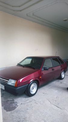 Vaz 2109 sotladi