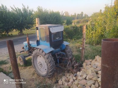 Traktor sotiladi