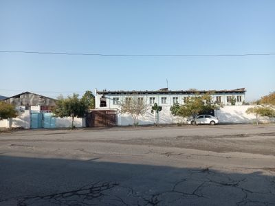 Ховли уй сотилади