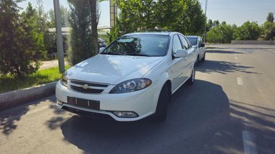 Gentra 3 A/T full pozitsiya lyuk, Abs va magnitafon bor.