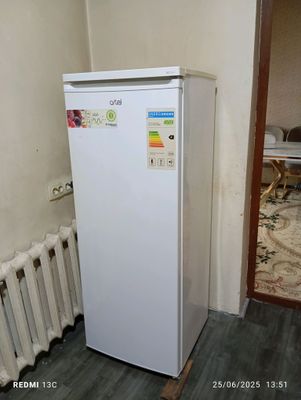 Xolodilnik Model: ARTEL HS 293RN 200 L