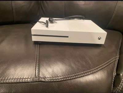 Xbox one S 500Gb USA