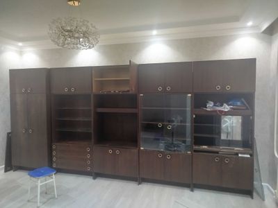 Старая мебель для зала