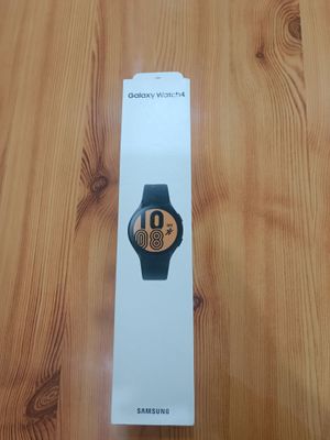 Samsung watch4 yangi