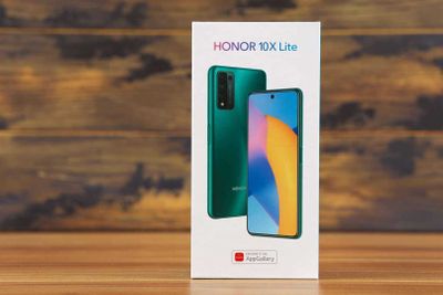 Продаёться смартфон Honor 10x Lite 128гб Фулл комплект