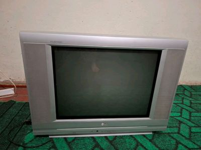 LG televizor sotiladi