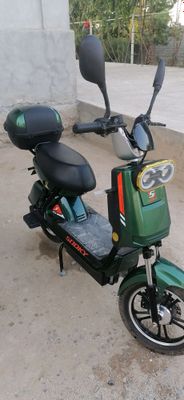 SNOKY skuter yili2025oltti batareka ideal holatda