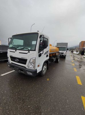 Поливомоечная машина 4 м3 HYUNDAI EX8