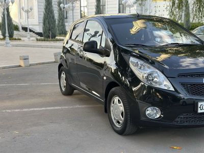 Spark sotiladi 2013 yil qora 186000 km 1 qol