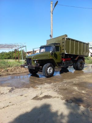 Урал самосвал 375