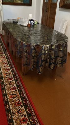 Столы обеденные разные