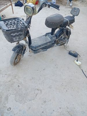 4ta akumlatirli 1 tasi ishlamaydi