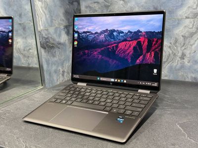 HP Spectre x360 i7-1355U / 16 / 256 GB NVMe SSD M2
