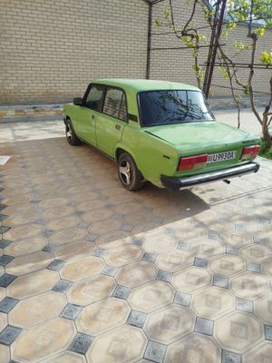 Jiguli srochni sotiladi holati yahshi vaz 2105 pul kerak boʻlyapti nar