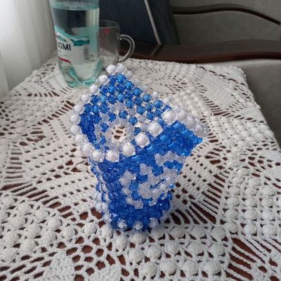 салфетница,изделия из бусин ,ручная работа