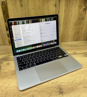 Macbook Pro M1 13 inch 8/256 GB