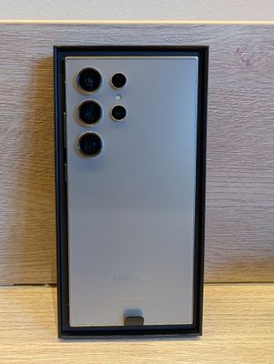 Samsung Galaxy s24 ultra 512gb в Идеальном состоянии