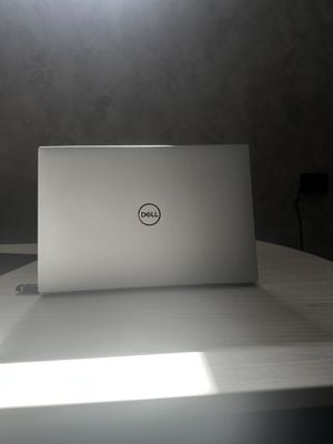 Noutbuk Dell XPS