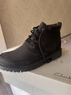 Clarks botinka.
