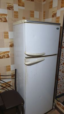 B/U Xoladelnik sotiladi