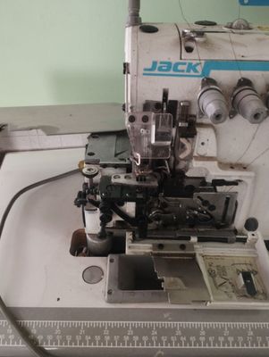 Averlok JAK tikuv mashinasi elektron