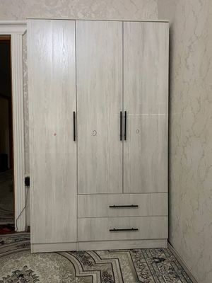 Shkaf Aksiya narxlarda sotiladi 990 metri