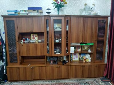 Продается стенка б/у в хорошем состоянии.