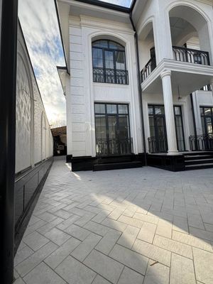 Продается дом 6 комнат, ор-р: метро Буюк Ипак Йули/м. Олтинтепа, 365м²