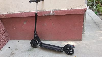 Elektro samokat .